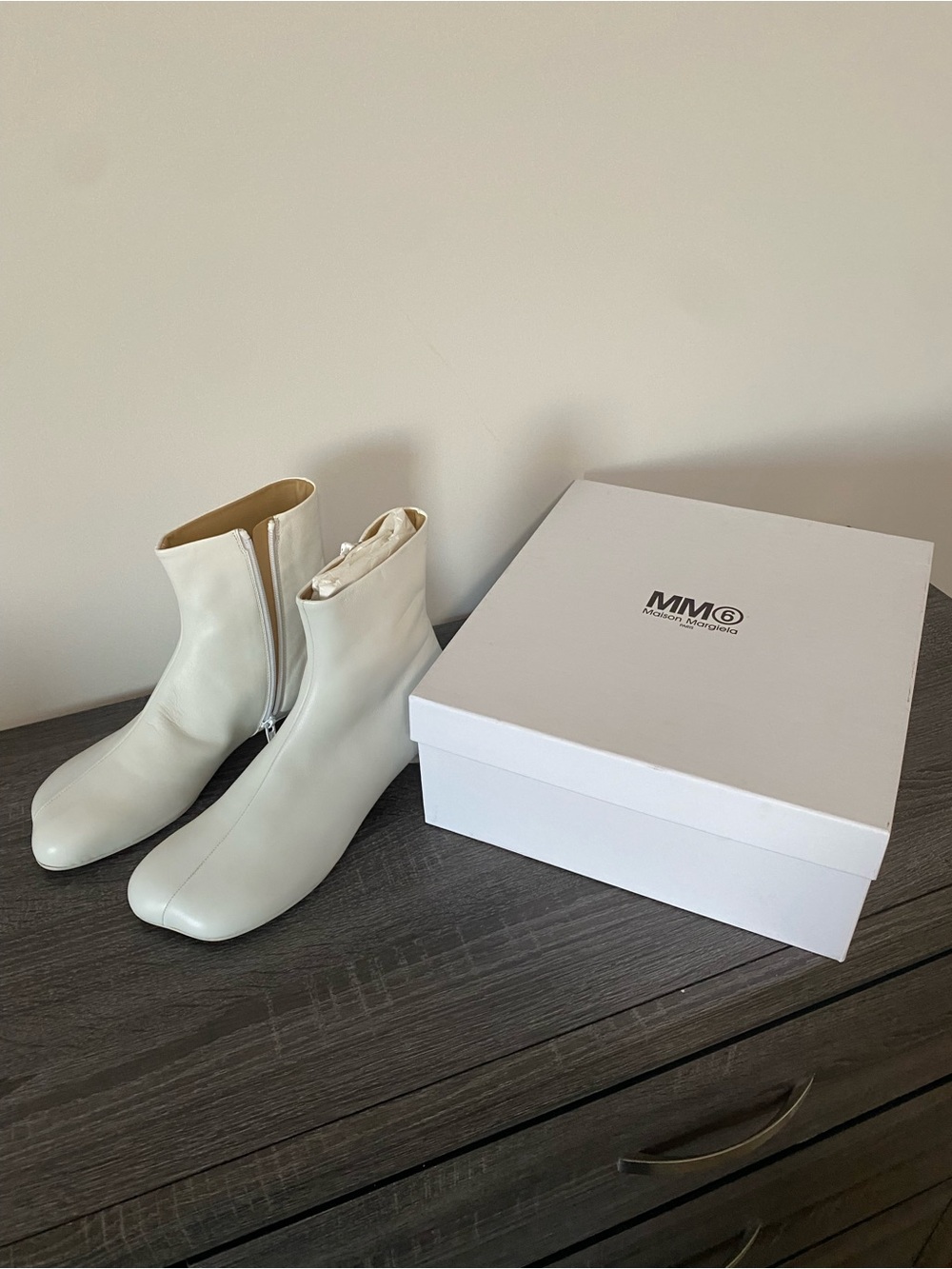 Maison Martin Margiela White Leather Ankle Booties - Picture 4 of 8
